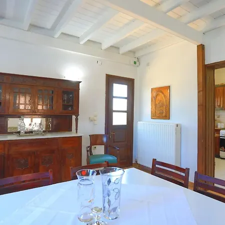 Holiday home Strophilia *