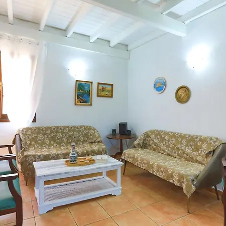 Holiday home Strophilia *